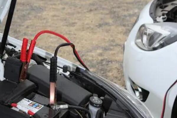 哪些因素会影响汽车救援搭电价格?详情介绍