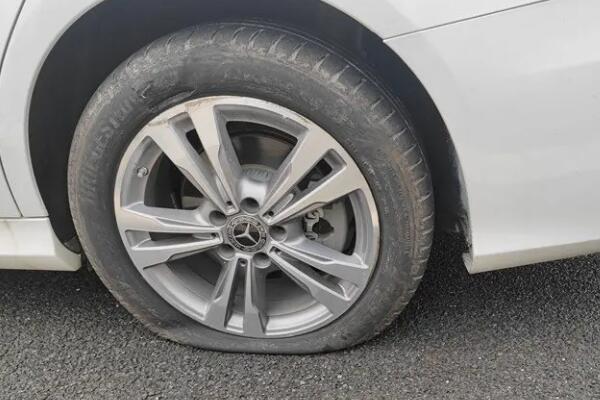 高速服务区有轮胎补充的地方吗?补胎方法有哪些?